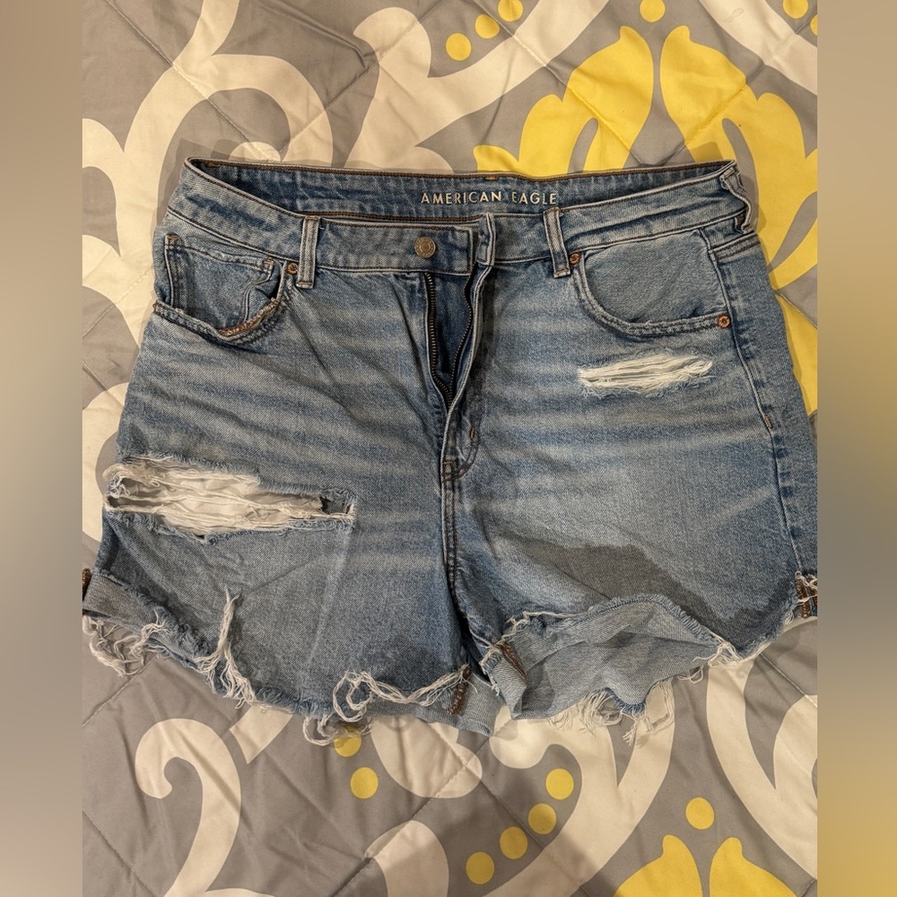 American Eagle mom short. size 12